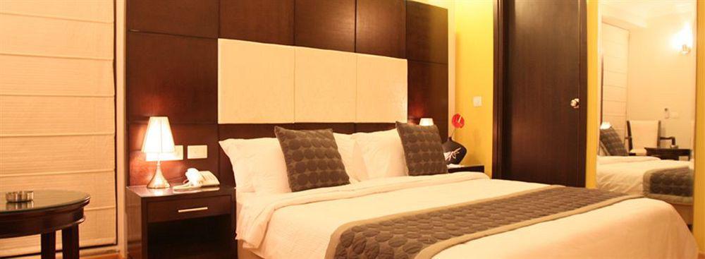 Emblem Hotel New Friends Colony, Nuova Delhi Esterno foto